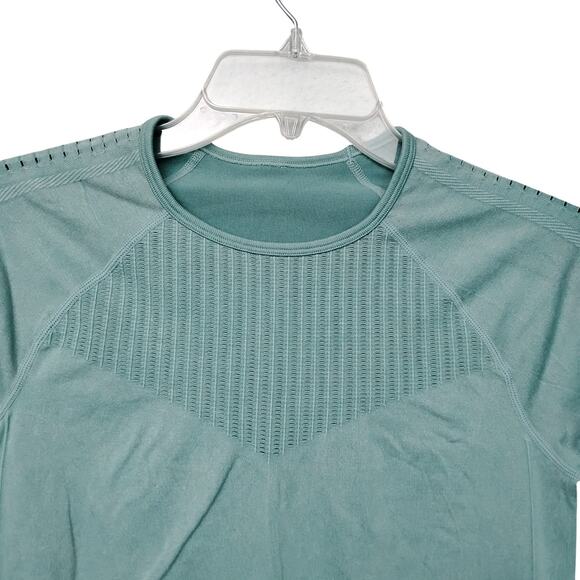 Fabletics Seamless Long Sleeve Top Size XS Washed Arctic Wave Moisture Wicking - Picture 4 of 7